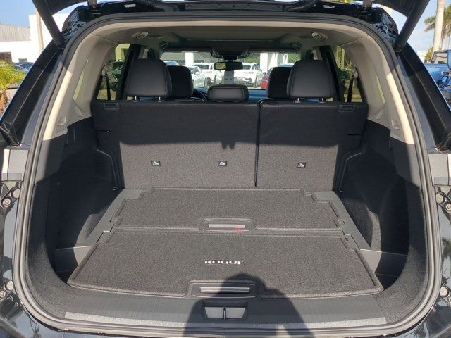 2025 Nissan Rogue Platinum photo 13
