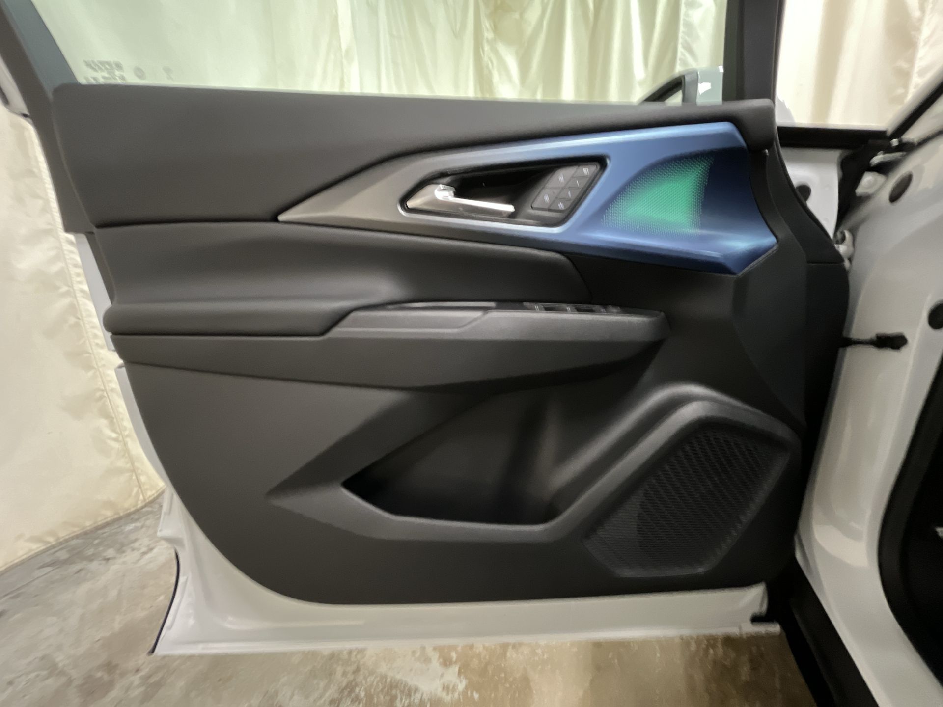 2025 Chevrolet Equinox EV 1LT photo 19