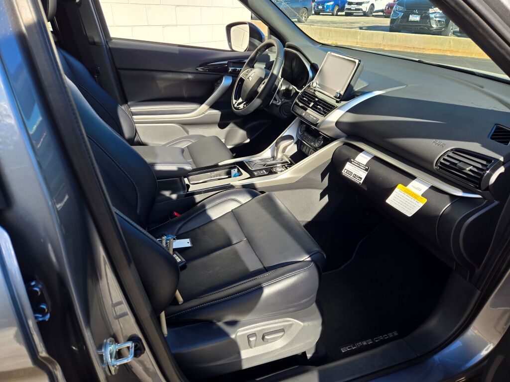 2026 Mitsubishi Eclipse Cross SEL photo 3