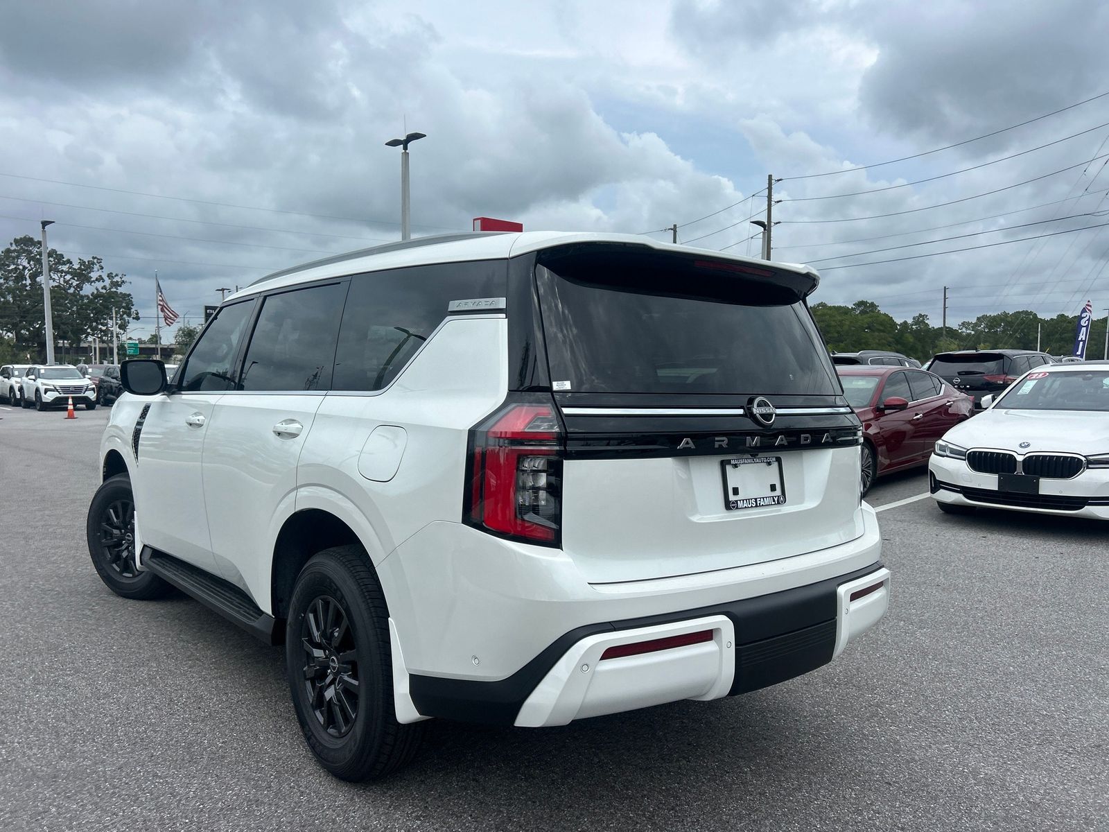 2025 Nissan Armada SV photo 4