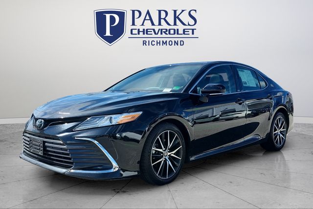 2023 Toyota Camry XLE photo 3