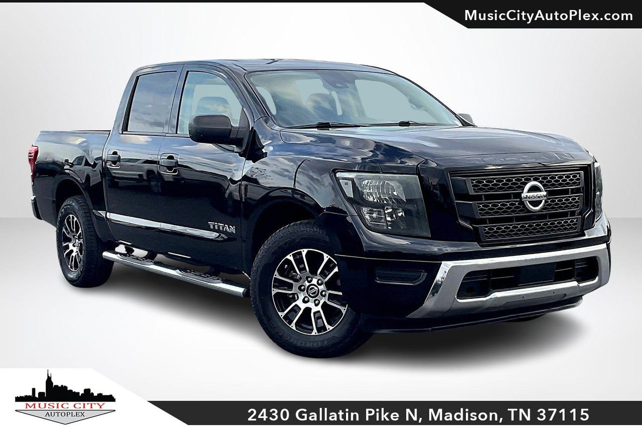 2022 Nissan Titan SV's photo