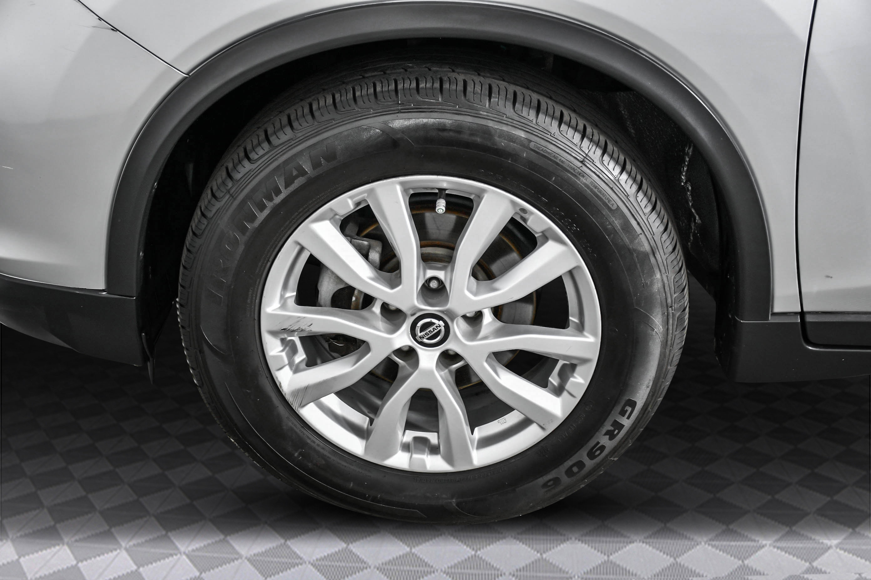 2020 Nissan Rogue SV photo 26