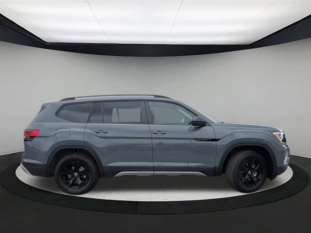 2025 Volkswagen Atlas Peak Edition SE photo 5