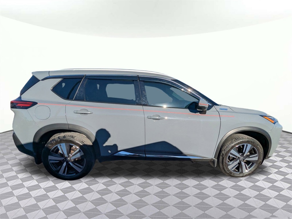 2023 Nissan Rogue SL photo 2