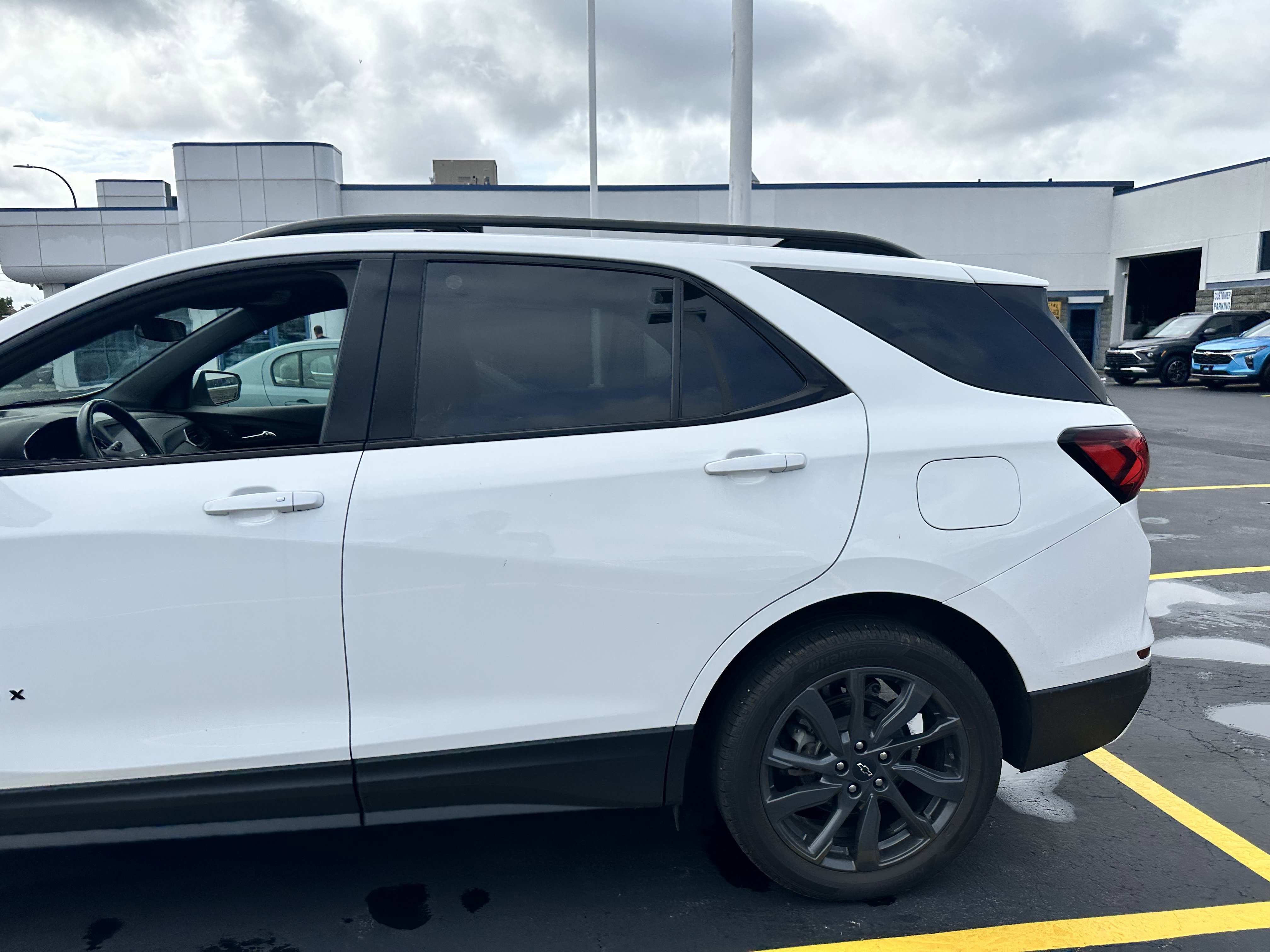 2022 Chevrolet Equinox RS photo 2