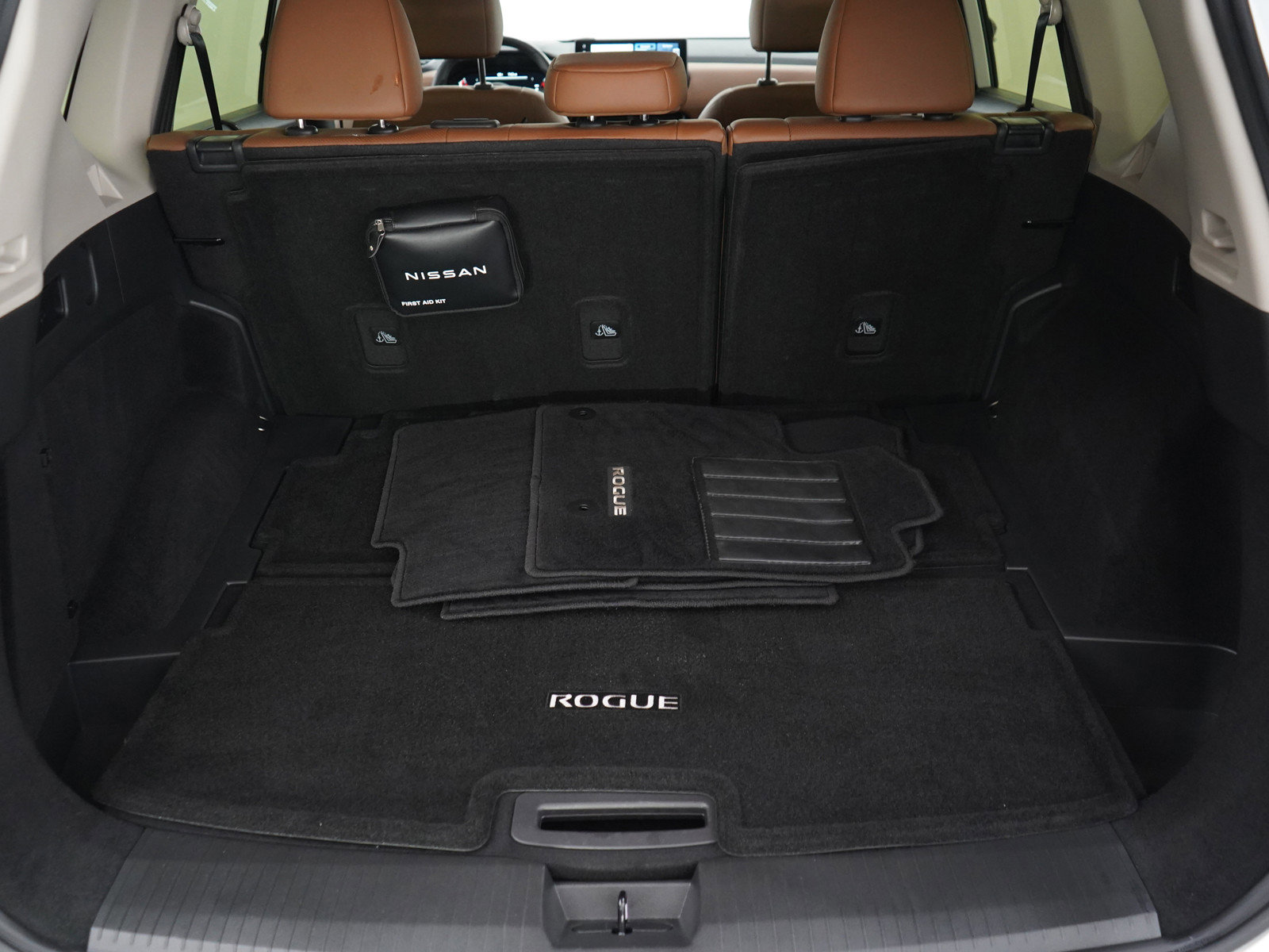 2024 Nissan Rogue Platinum photo 9