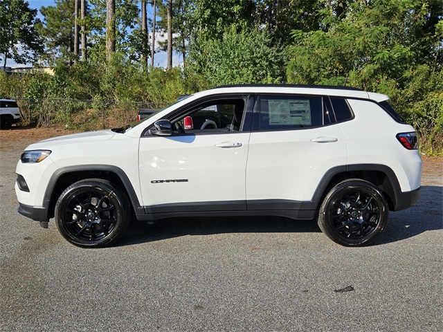 2026 Jeep Compass Latitude Altitude photo 4