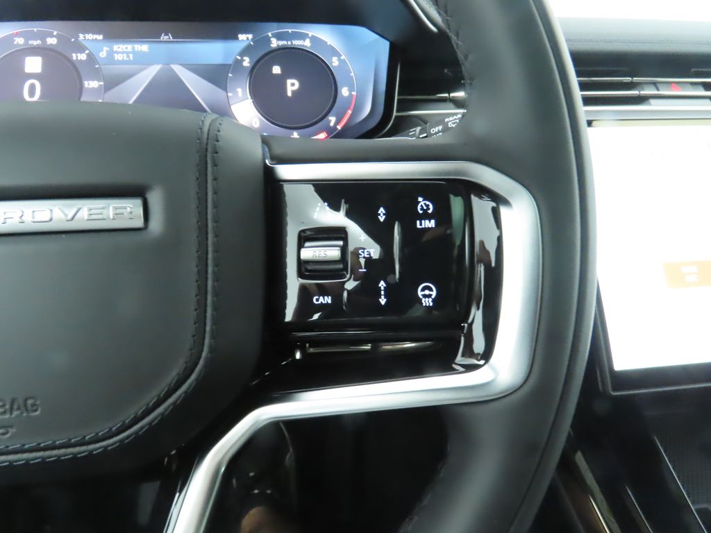 2025 Land Rover Range Rover Sport SE photo 8