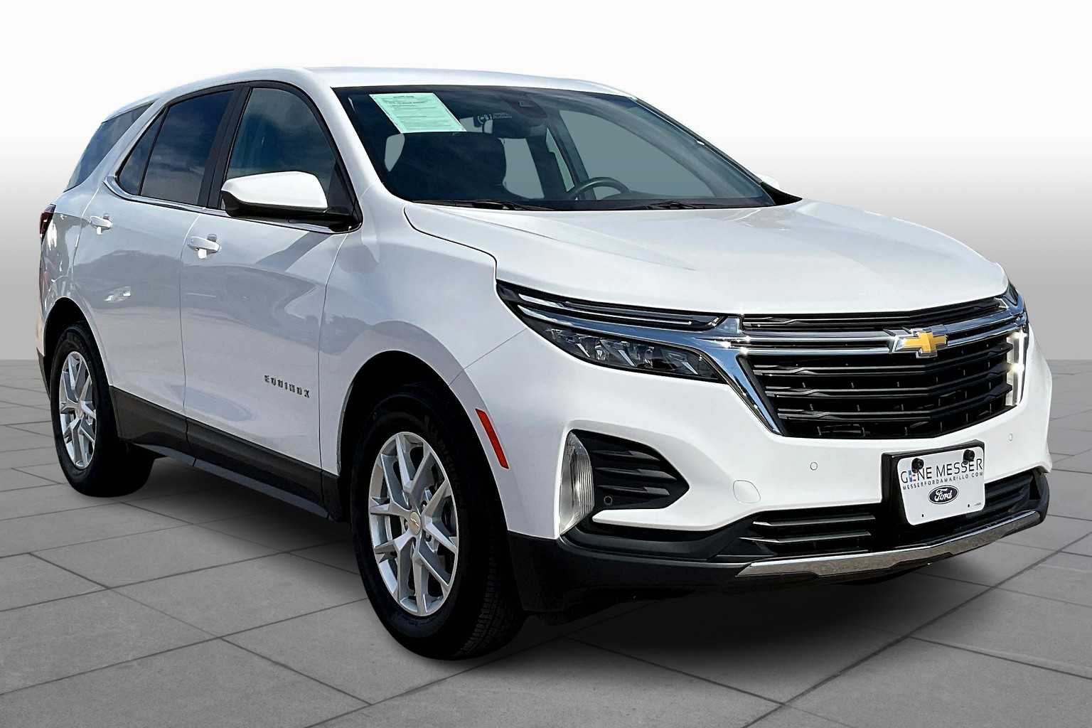 2024 Chevrolet Equinox LT photo 2