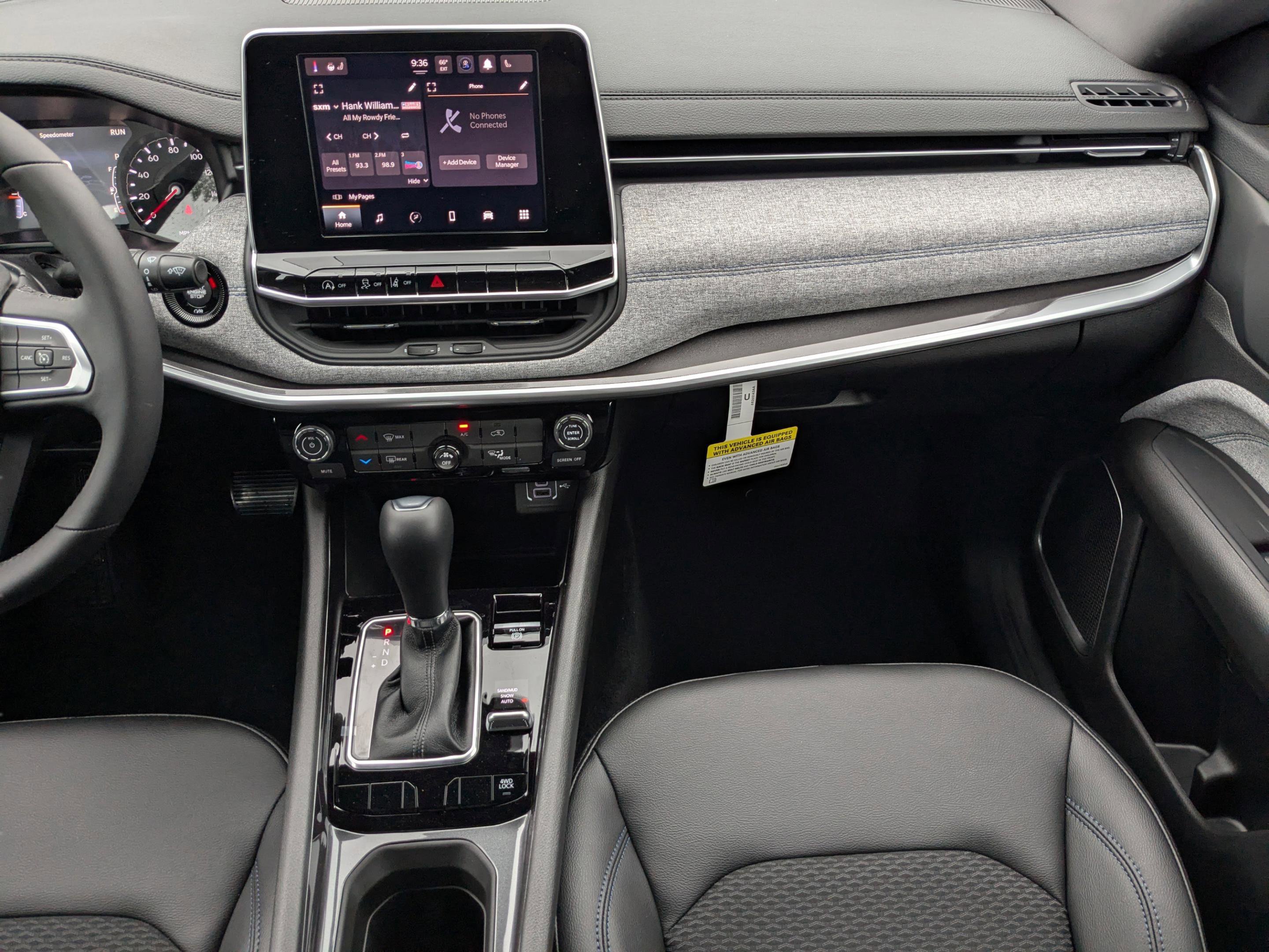 2025 Jeep Compass Latitude photo 17