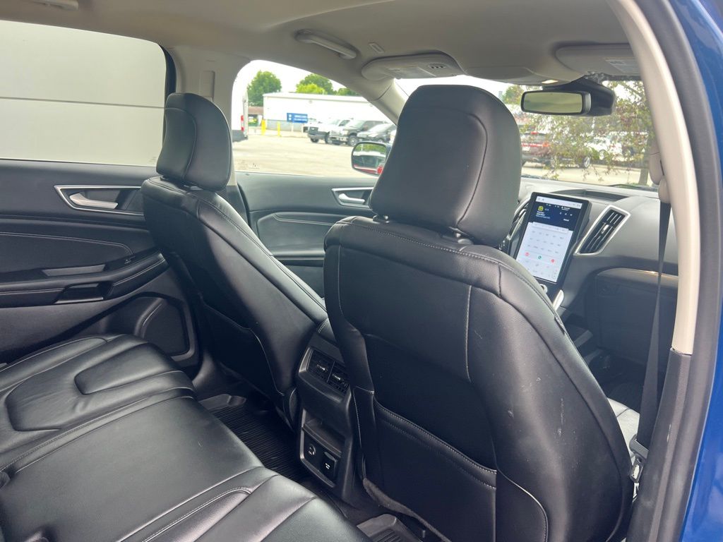 2022 Ford Edge Titanium photo 28