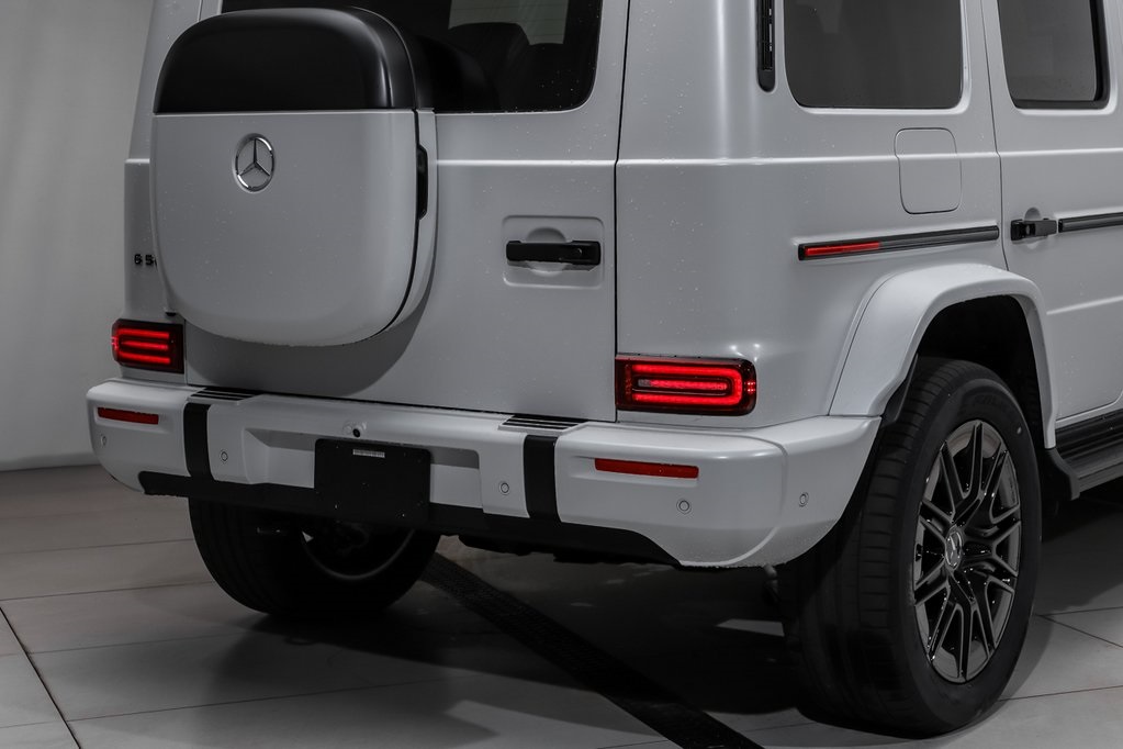 2025 Mercedes Benz G photo 4