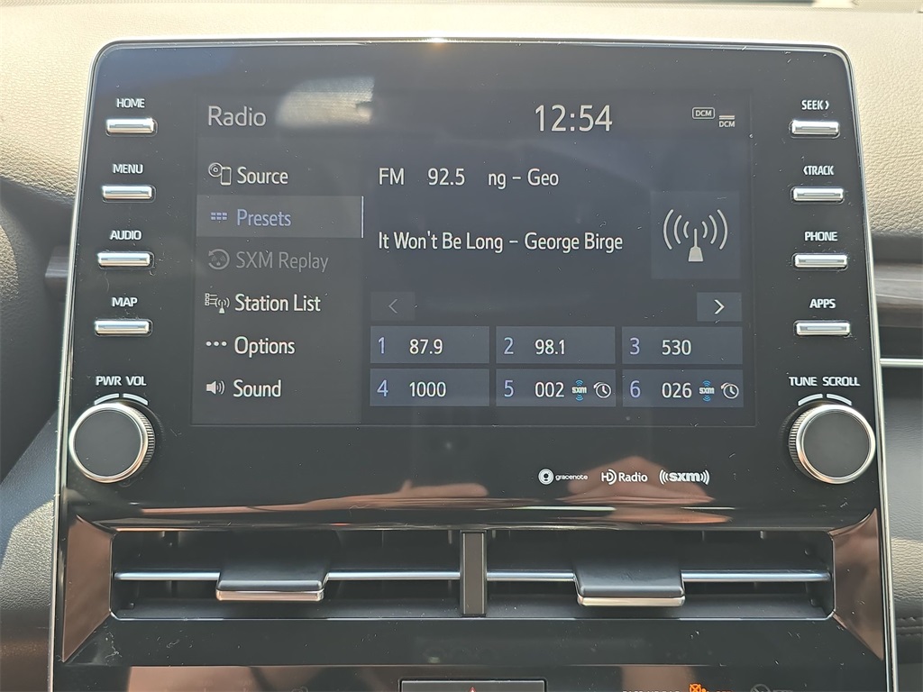 2021 Toyota Avalon XLE photo 13