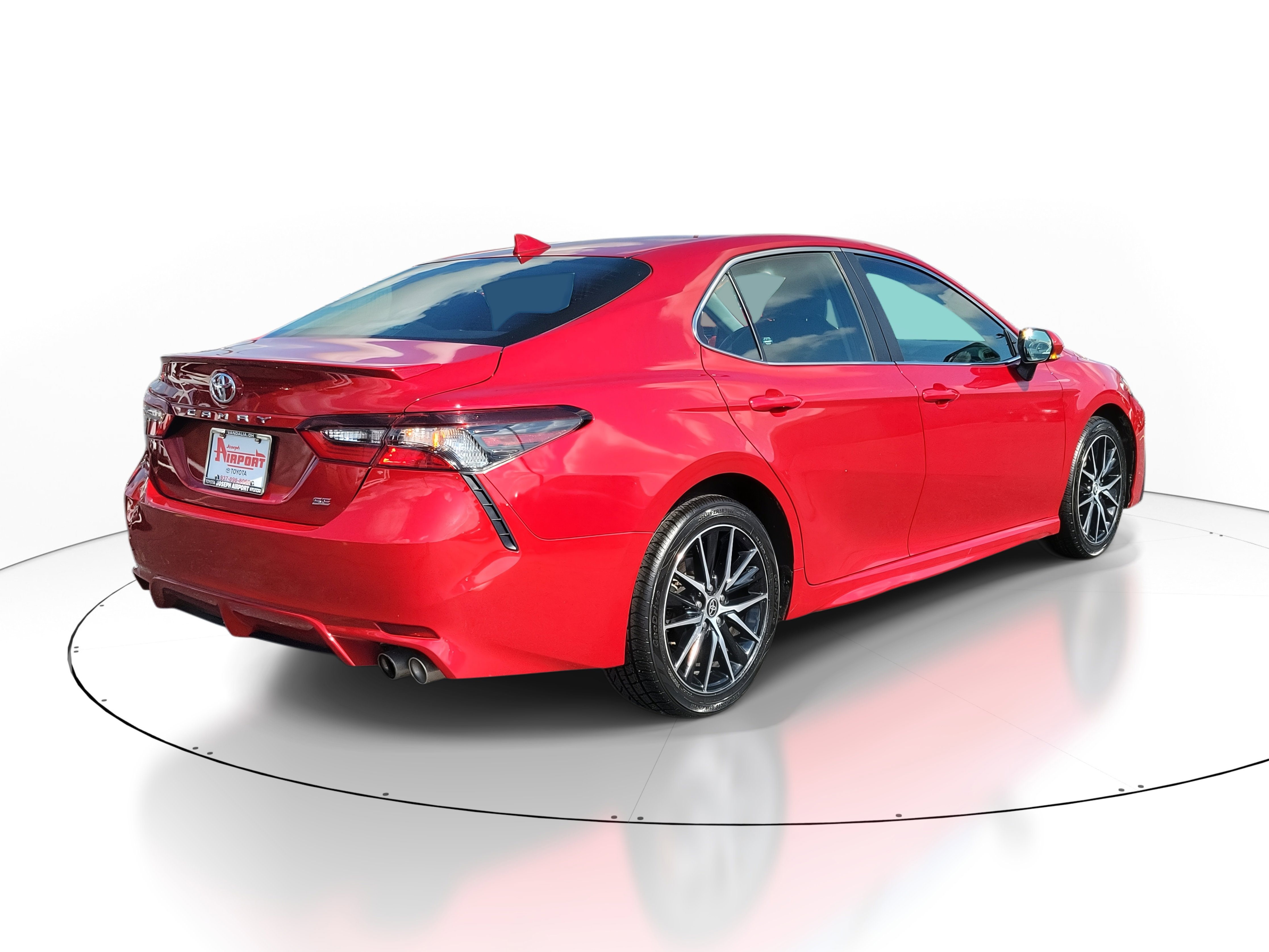 2024 Toyota Camry SE photo 4