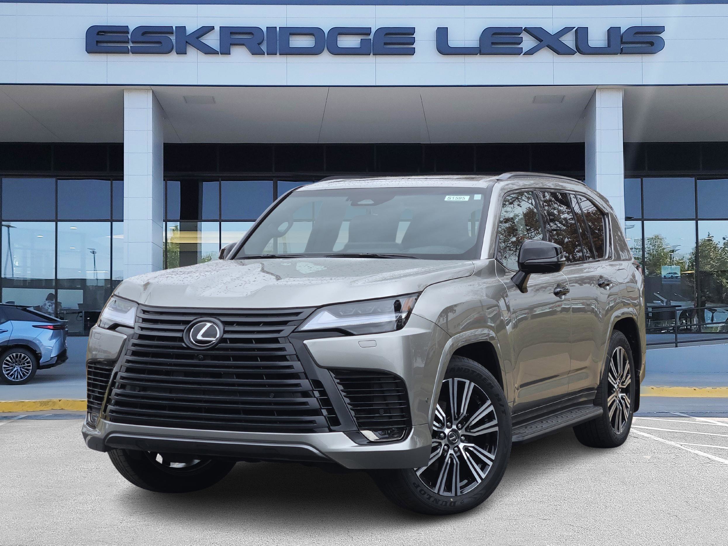 2025 Lexus LX Luxury's photo