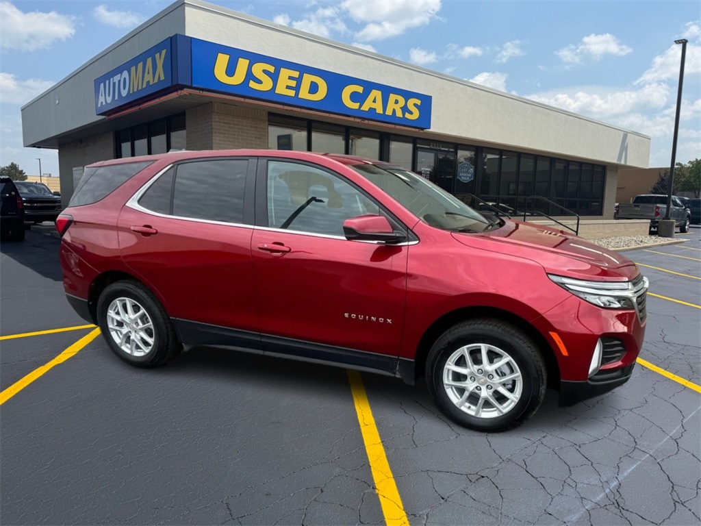 2023 Chevrolet Equinox LT photo 2