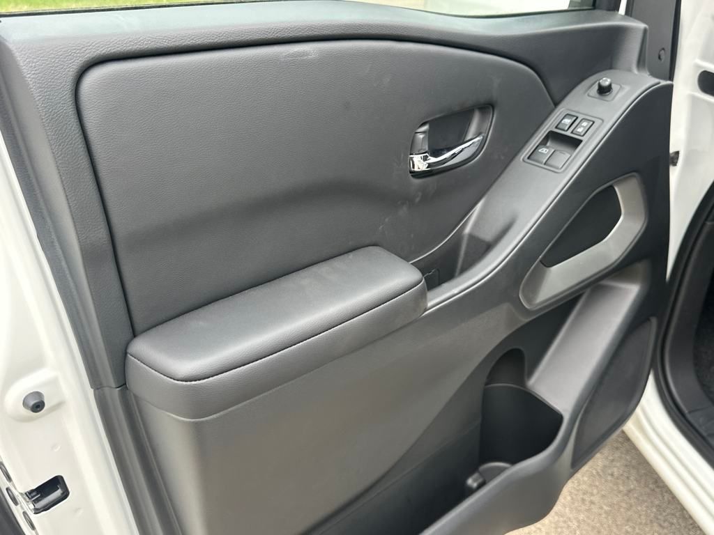 2025 Nissan Frontier SV photo 10