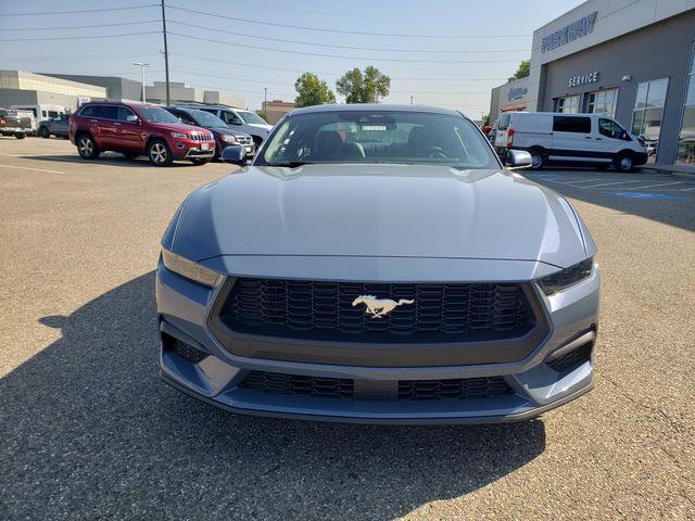 2025 Ford Mustang photo 3