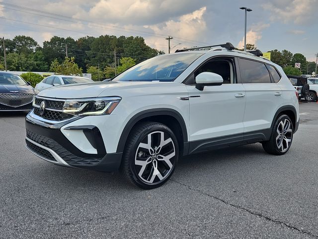 2022 Volkswagen Taos SEL photo 2