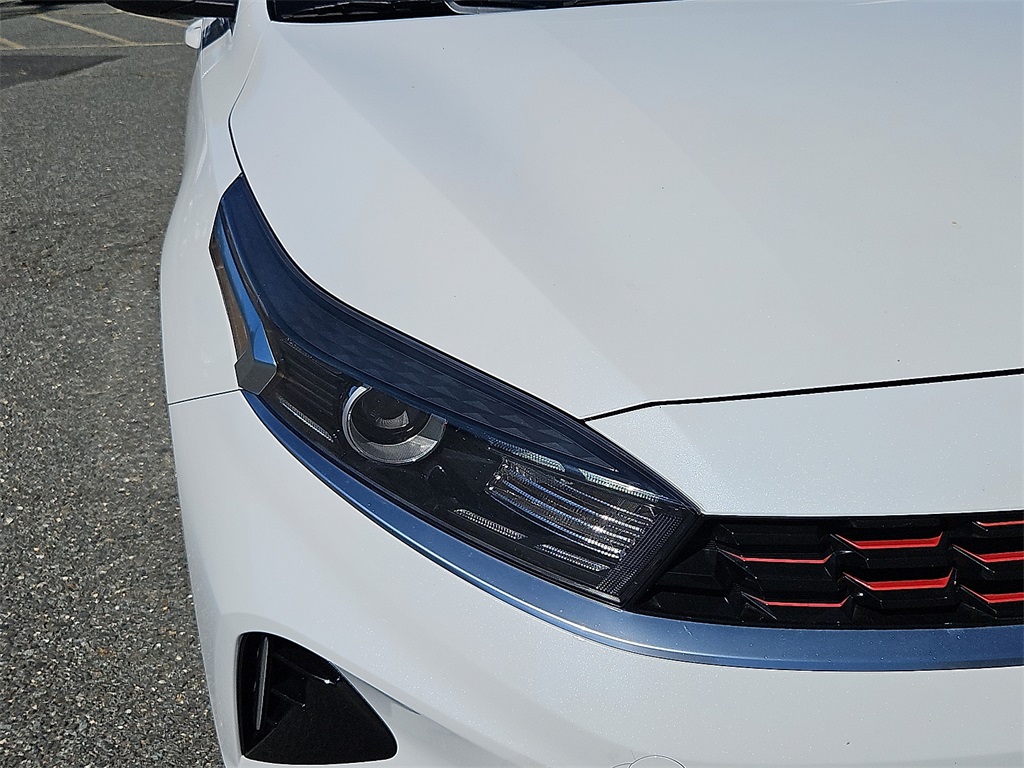 2023 Kia Forte GT-Line photo 9