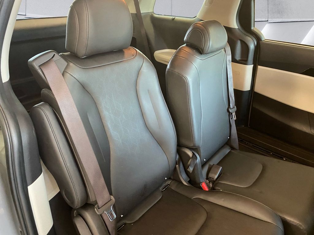 2022 Kia Carnival SX photo 14