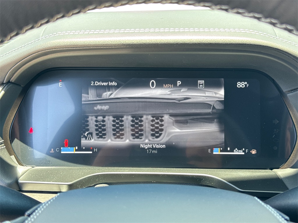 2025 Jeep Grand Cherokee Overland photo 32