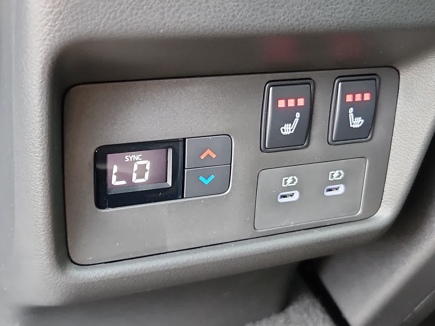 2026 Nissan Rogue Platinum AWD photo 4
