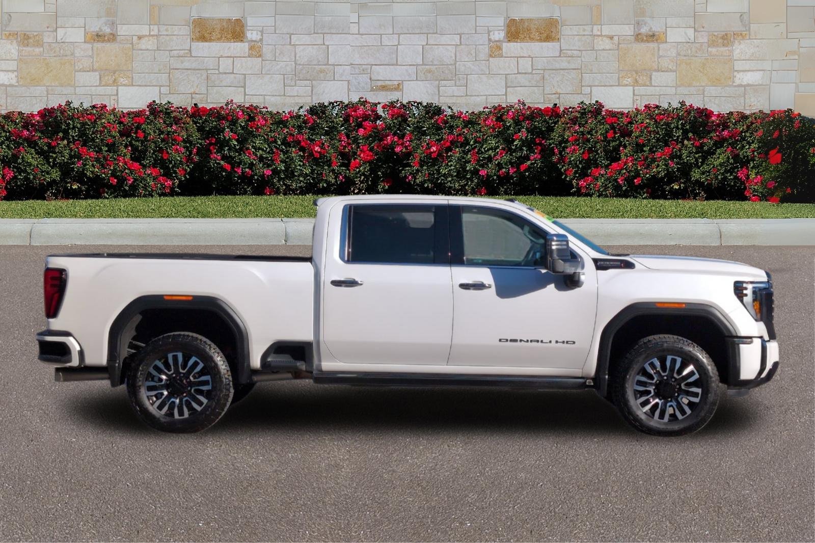 2024 Gmc Sierra HD Denali Ultimate photo 2