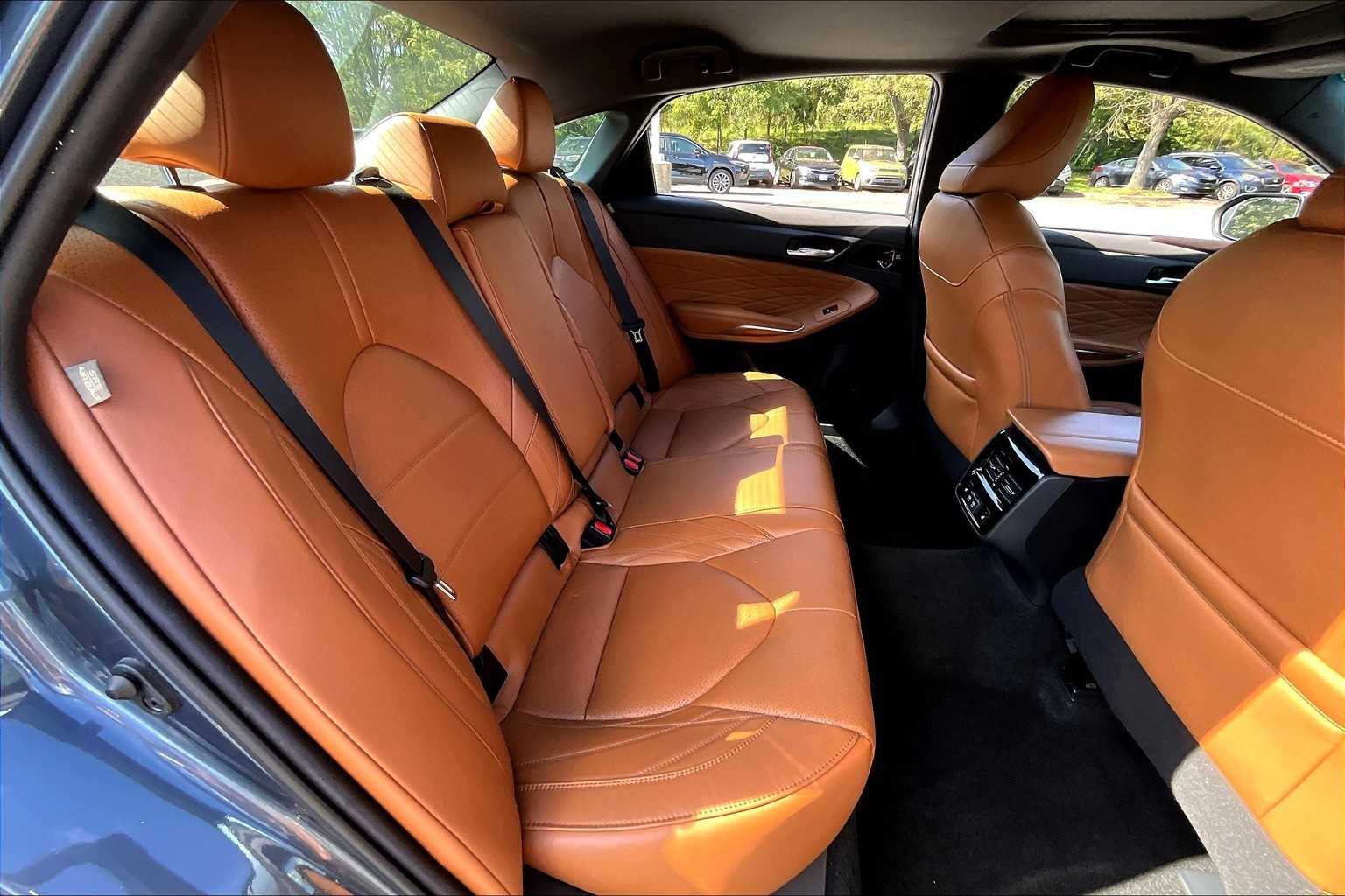 2020 Toyota Avalon Limited photo 18