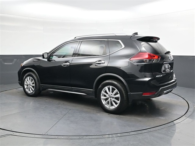 2017 Nissan Rogue SV photo 4