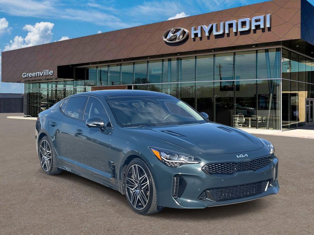 2023 Kia Stinger GT2's photo