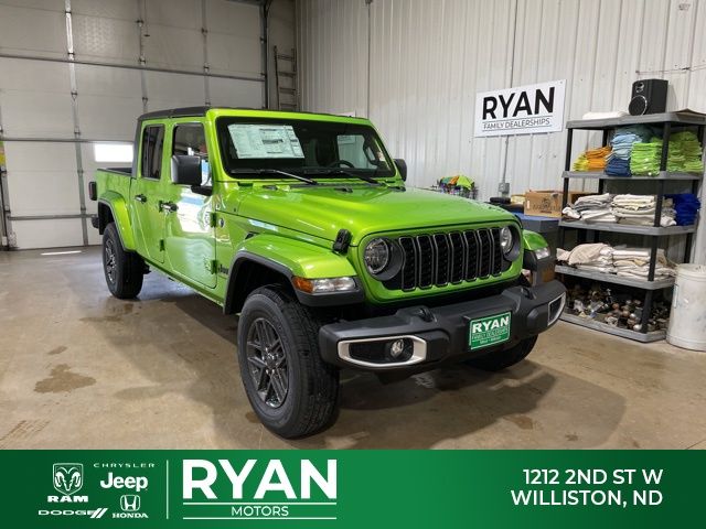 2025 Jeep Gladiator Sport S's photo