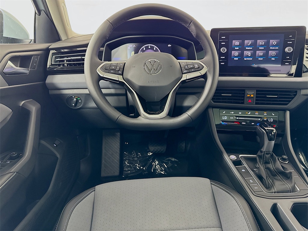 2025 Volkswagen Jetta 1.5T SE photo 8