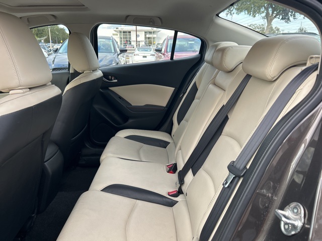 2016 Mazda Mazda3 Grand Touring photo 3