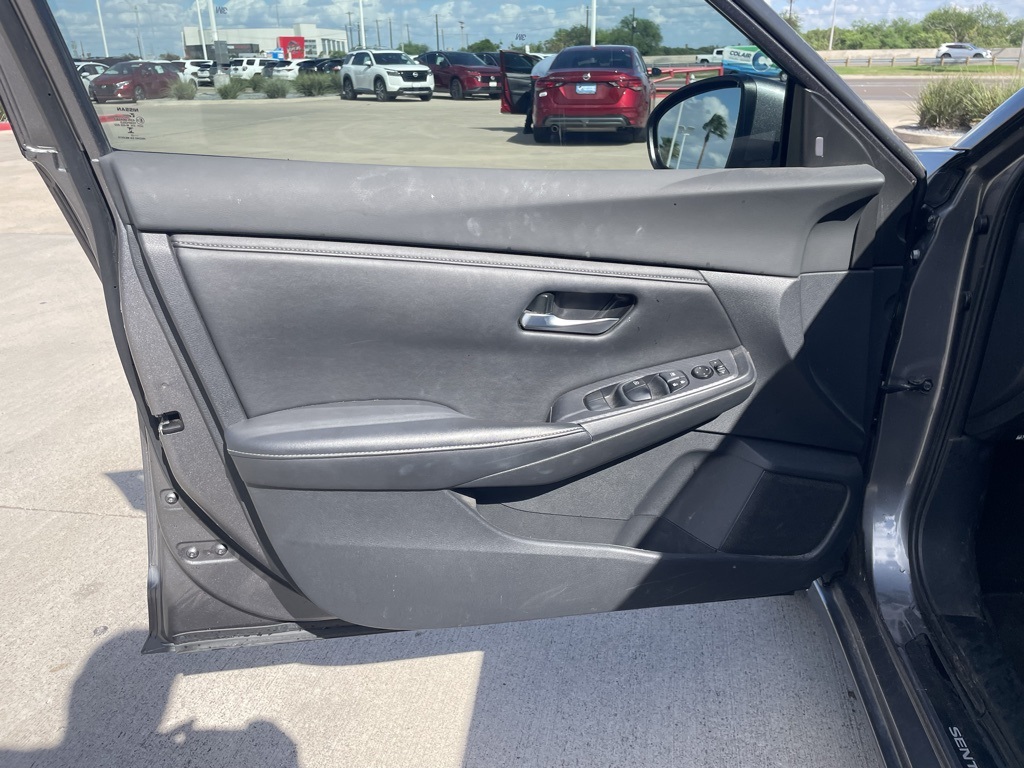 2023 Nissan Sentra SV photo 12