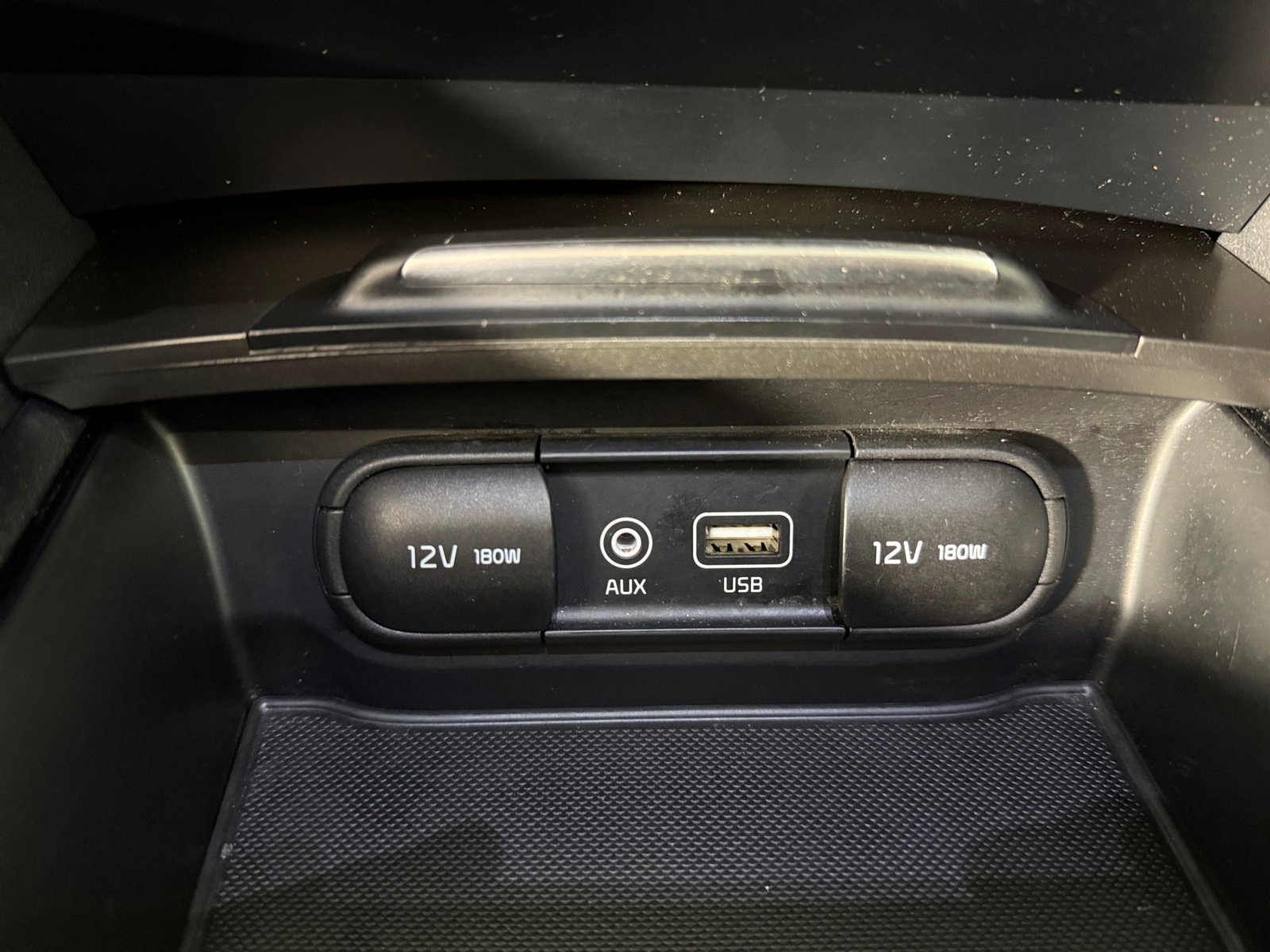 2020 Kia Optima SE photo 25