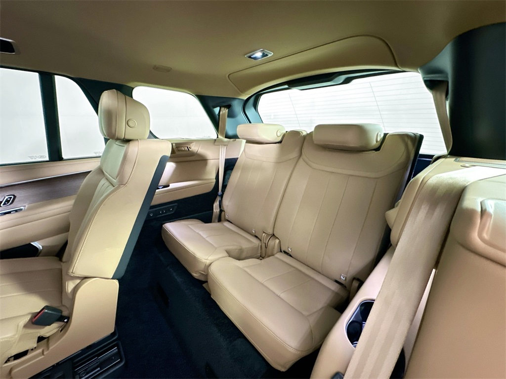 2025 Land Rover Range Rover SE photo 23