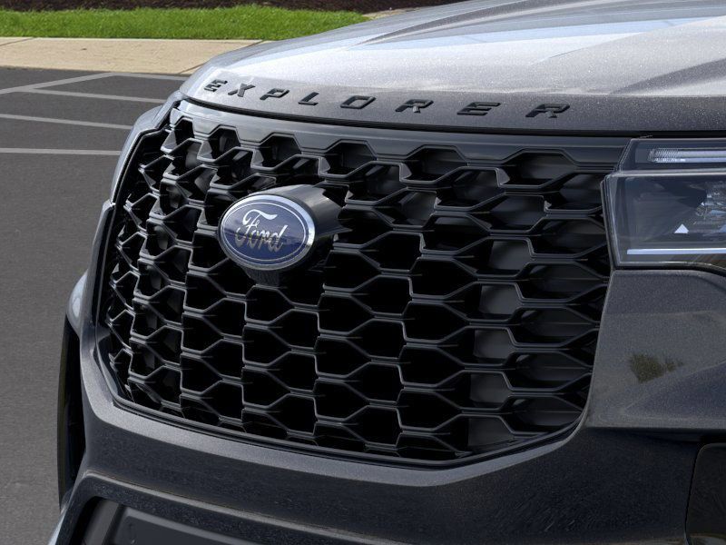2025 Ford Explorer ST-Line photo 11