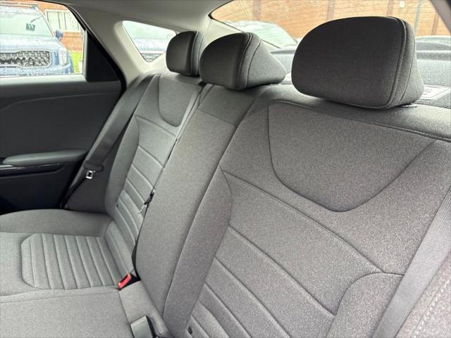 2025 Kia K4 EX photo 15