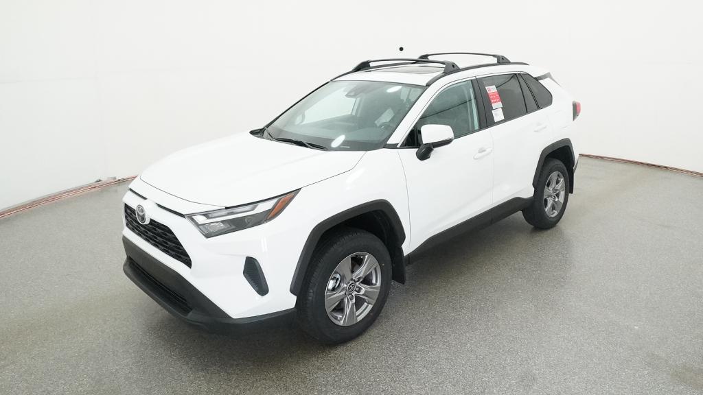 2025 Toyota RAV4 XLE's photo