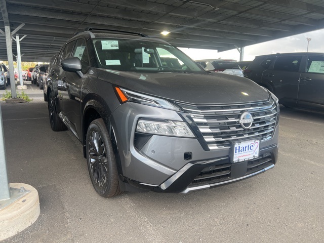 2026 Nissan Rogue Platinum's photo