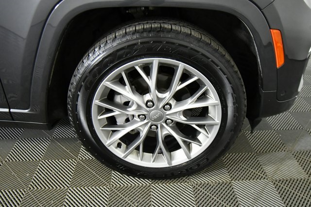 2022 Jeep Grand Cherokee Summit photo 16