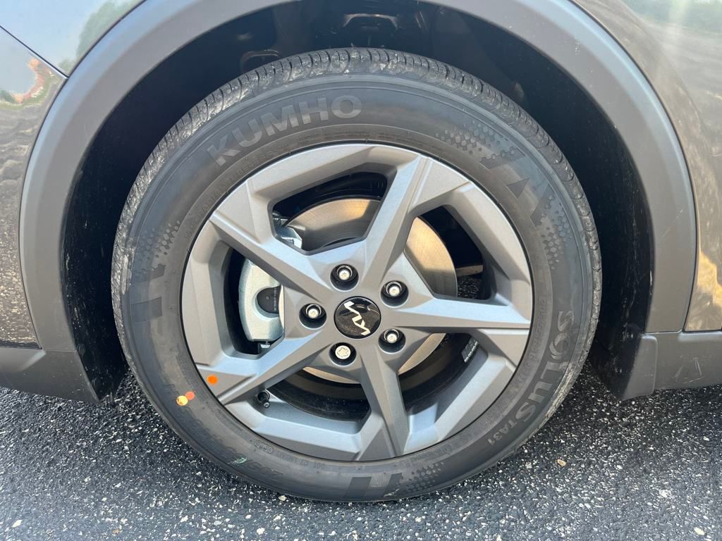 2025 Kia K4 LXS photo 9