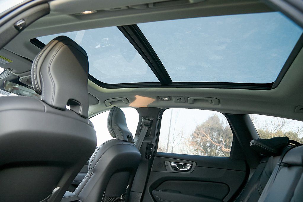 2026 VOLVO XC60 - Image 22