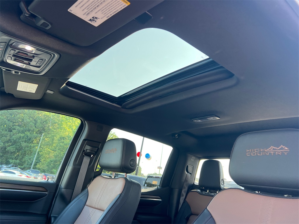 2024 Chevrolet Silverado 1500 High Country photo 30