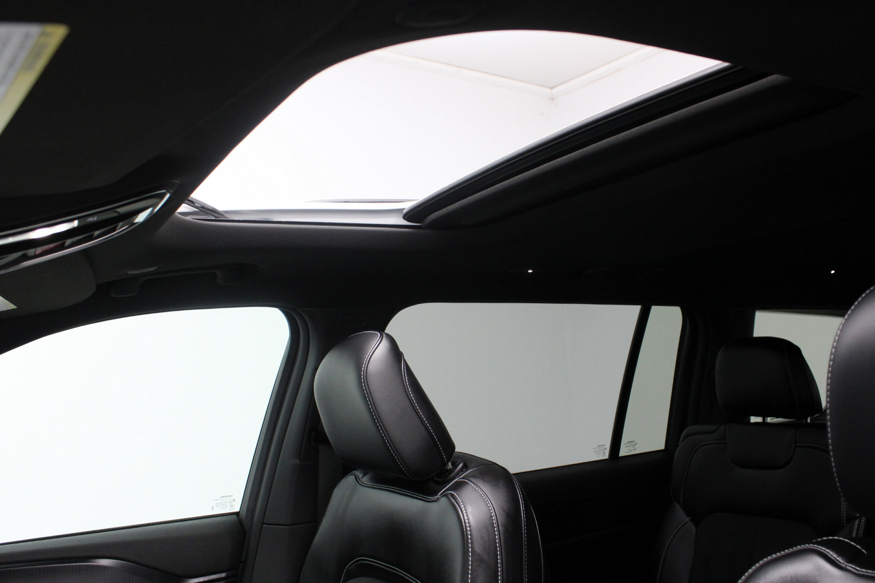 2025 Jeep Grand Cherokee Altitude photo 4