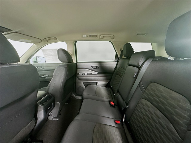2025 Nissan Pathfinder SV photo 25