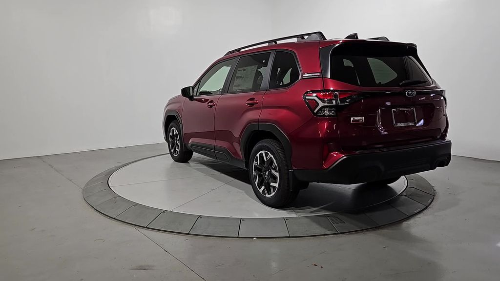 2025 Subaru Forester Premium photo 3
