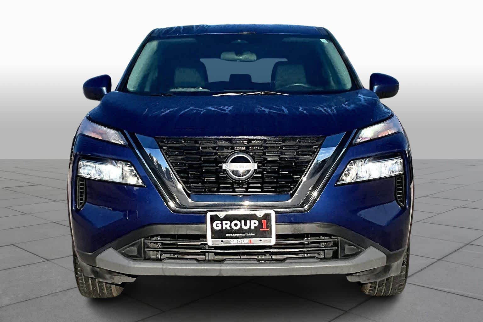 2023 Nissan Rogue SV photo 3